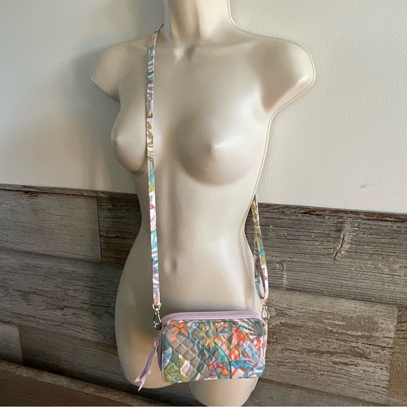 Vera Bradley Handbags - Vera Bradley all in one crossbody purse bag RFID protection 7”x4”
